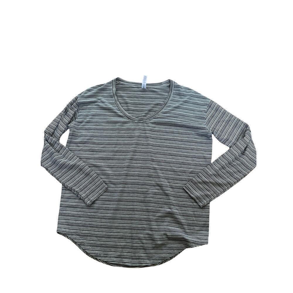 Athleta Stratus striped Top T shirt Womens M Long sleeve activewear scoop neck